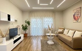 Cenere E Lapilli House